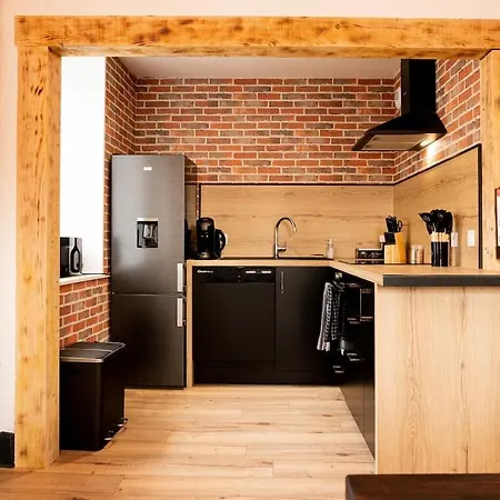 Bienvenue Chez Vous ! L'Estrade