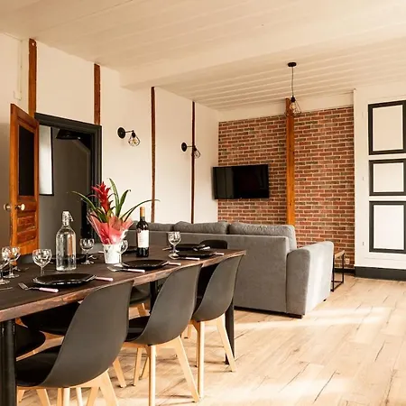 Bienvenue Chez Vous ! Holiday home L'Estrade